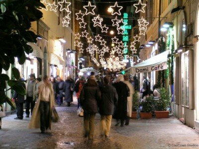 Shopping street in Rome